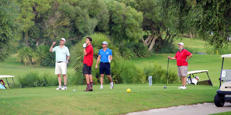 Más de 70 jugadores y un centenar de asistentes al XXIV Torneo de Golf Caminos de Andalucía