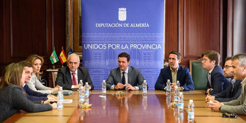 La Diputación y el Colegio de Ingenieros de Caminos plantean establecer «nuevos lazos de colaboración»