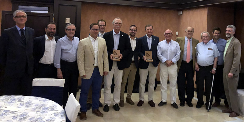 Villanova-Rattazzi y Girón Caro reciben el reconocimiento de los colegiados de Granada