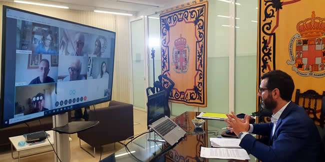 La Representante de Almería urge al Ayuntamiento a agilizar las licitaciones, limitar las bajas temerarias y abrirse a la colaboración público-privada