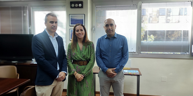 Los ingenieros abordan con el Delegado Territorial de Agricultura, Pesca, Agua y Desarrollo Rural de Almería la problemática actual de los proyectos a concurso