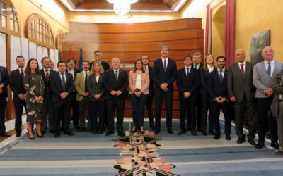 El presidente del Parlamento de Andalucía recibe a la Junta Rectora de la Demarcación