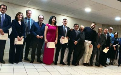 Bienvenida y distinciones por 25 años de vínculo colegial en la cena navideña de Jaén, con medio centenar de asistentes