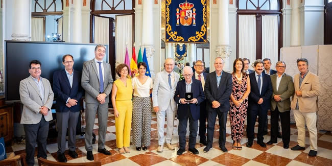 Francisco Ruiz García recoge en Málaga su Medalla al Mérito Profesional del CICCP 2025