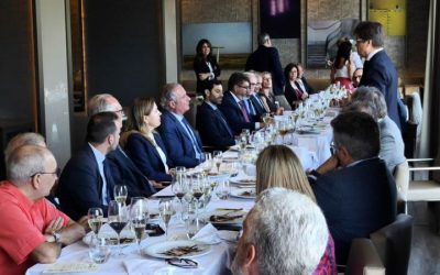 Un encuentro exclusivo de Decanos y Vicedecanos con la Junta Rectora para conmemorar medio siglo de historia