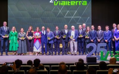 Caminos Andalucía recibe el reconocimiento de Vialterra por su apoyo en estos 25 años de trayectoria